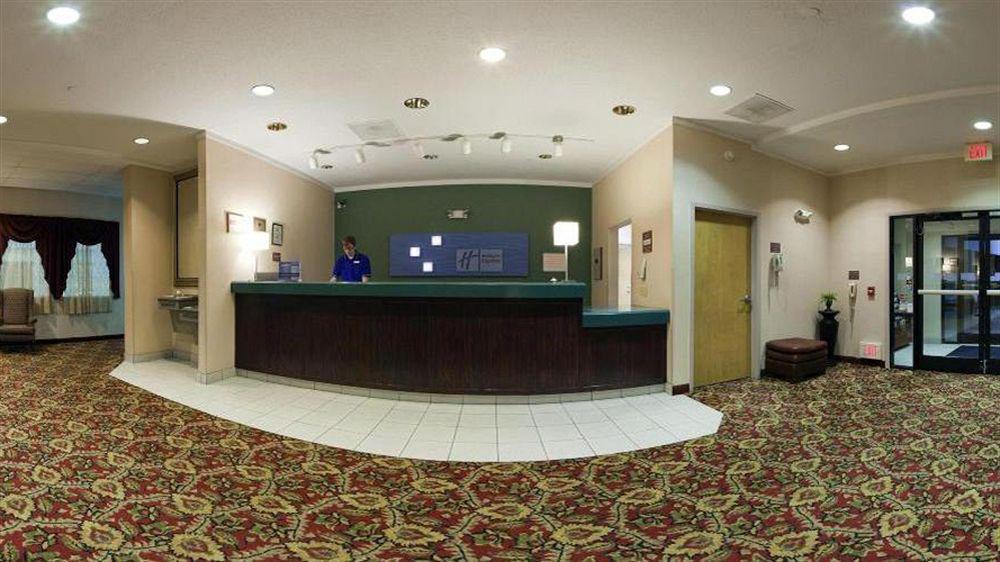 Holiday Inn Express Metropolis By Ihg Exteriör bild