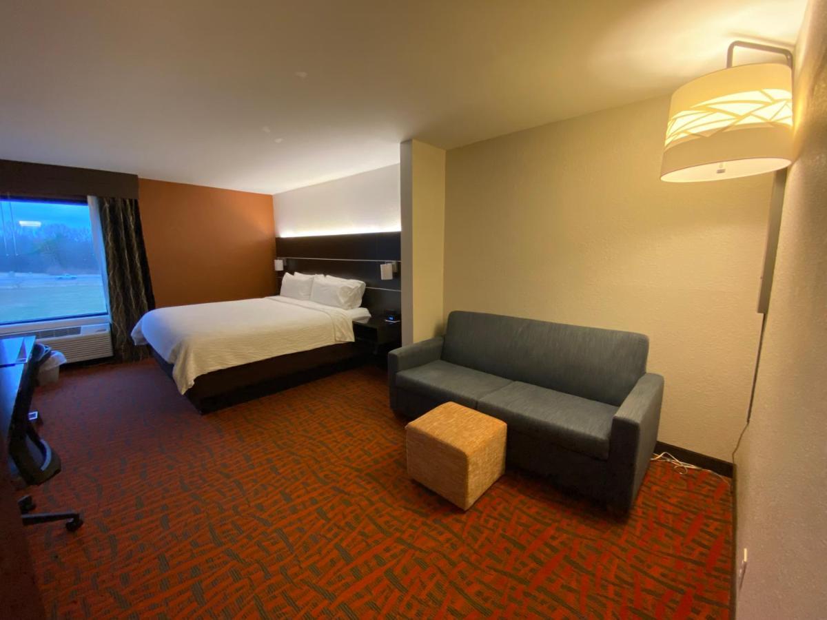 Holiday Inn Express Metropolis By Ihg Exteriör bild