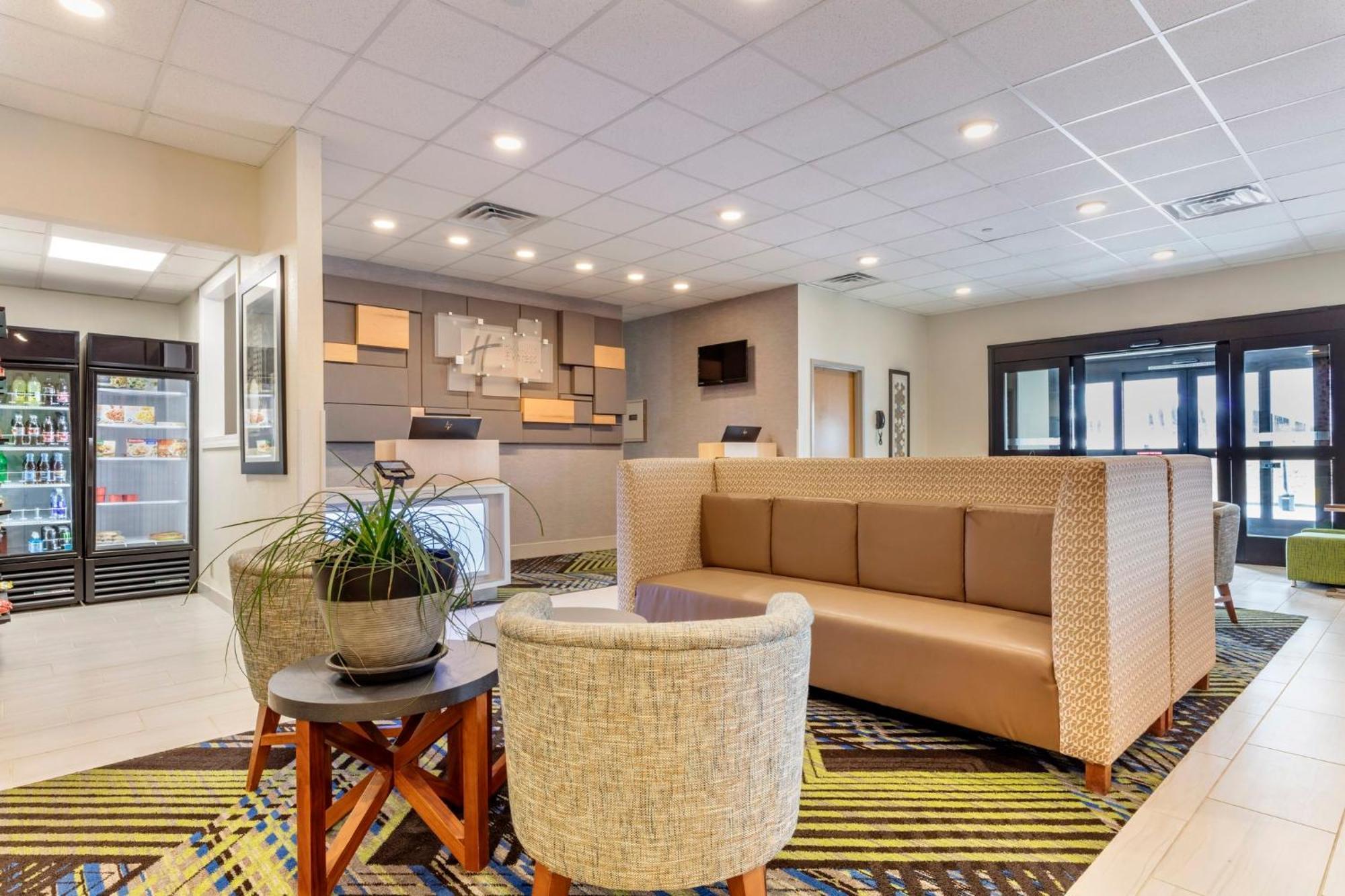 Holiday Inn Express Metropolis By Ihg Exteriör bild