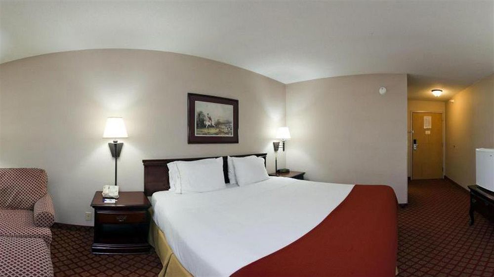 Holiday Inn Express Metropolis By Ihg Exteriör bild