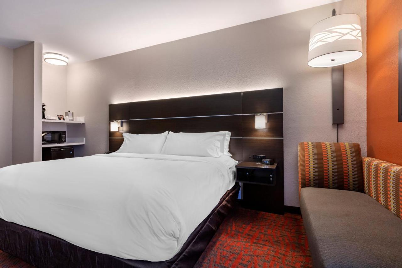Holiday Inn Express Metropolis By Ihg Exteriör bild